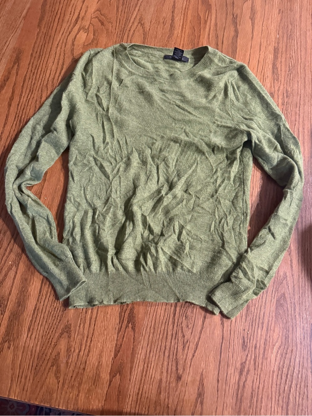 Tahari Moss Green Lightweight Cashmere Crewneck Sweater